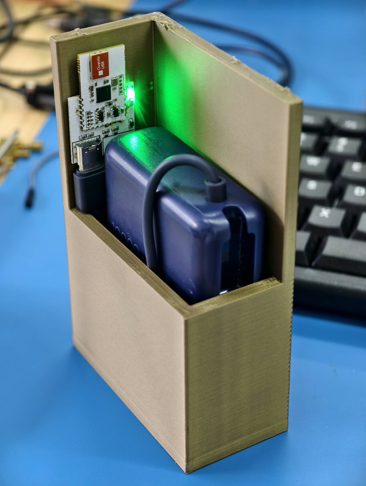 UWB digital key beacon